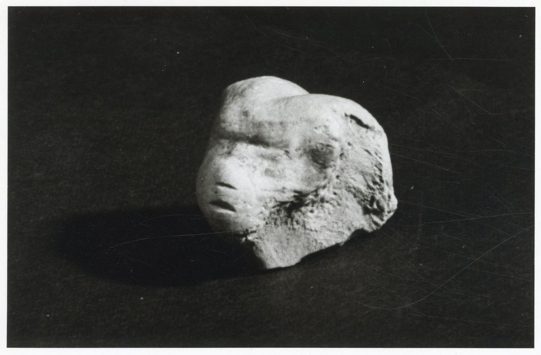 figurine (fragment)