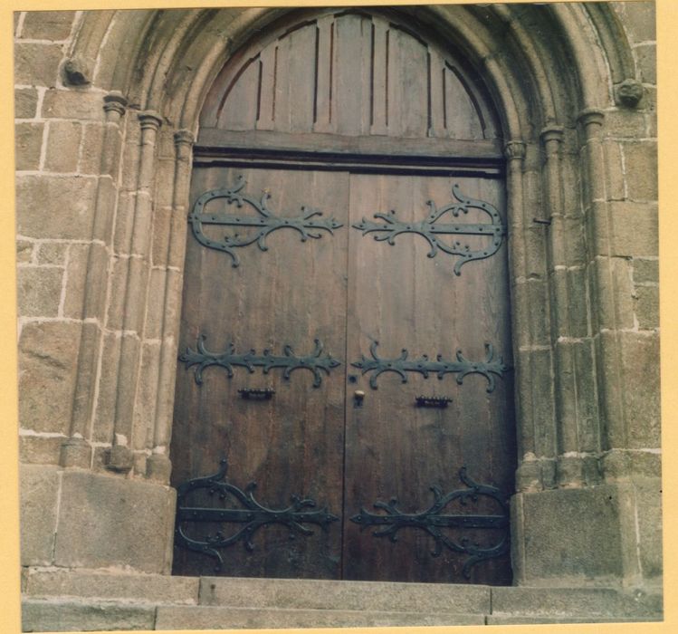 vantaux du portail d’accès ouest