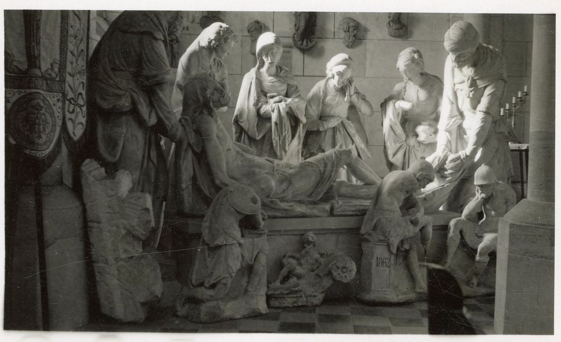 groupe sculpté : Mise au tombeau