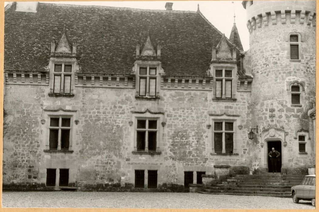 cour d’honneur, aile sud, façade nord