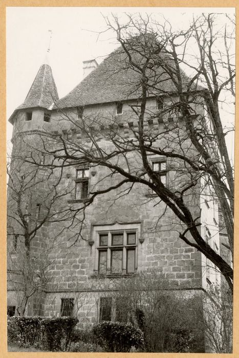 tour à l’extrémité gauche de la façade sud, élévation ouest