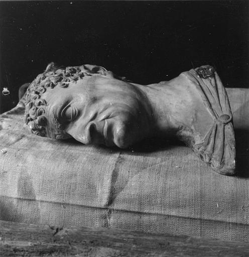 Demi-relief : fragment, 'Néron', pierre sculptée - © Ministère de la Culture (France), Médiathèque du patrimoine et de la photographie (objets mobiliers), tous droits réservés