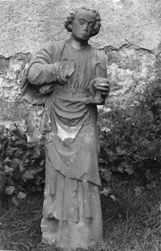 Statue : 'Saint Jean', mutilée, pierre sculptée - © Ministère de la Culture (France), Médiathèque du patrimoine et de la photographie (objets mobiliers), tous droits réservés