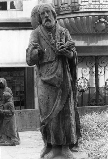 Statue : 'Saint Roch', mutilée, pierre sculptée - © Ministère de la Culture (France), Médiathèque du patrimoine et de la photographie (objets mobiliers), tous droits réservés