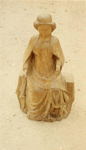 Statue : 'Sainte femme assise', bois sculpté (face) - © Ministère de la Culture (France), Médiathèque du patrimoine et de la photographie (objets mobiliers), tous droits réservés