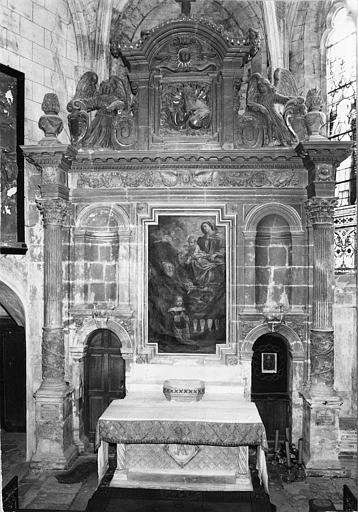 Retable, tableau : 'Saint François de Paule vouant à la Vierge Mademoiselle de Brichanteau, retable architecturé en pierre sculptée