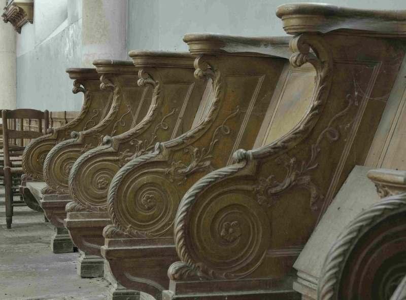 16 stalles, détail de la rangée de stalles du bas-côté nord - © Ministère de la Culture (France), Médiathèque du patrimoine et de la photographie (objets mobiliers), tous droits réservés