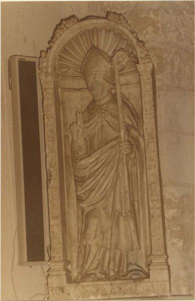 Statue : saint évêque