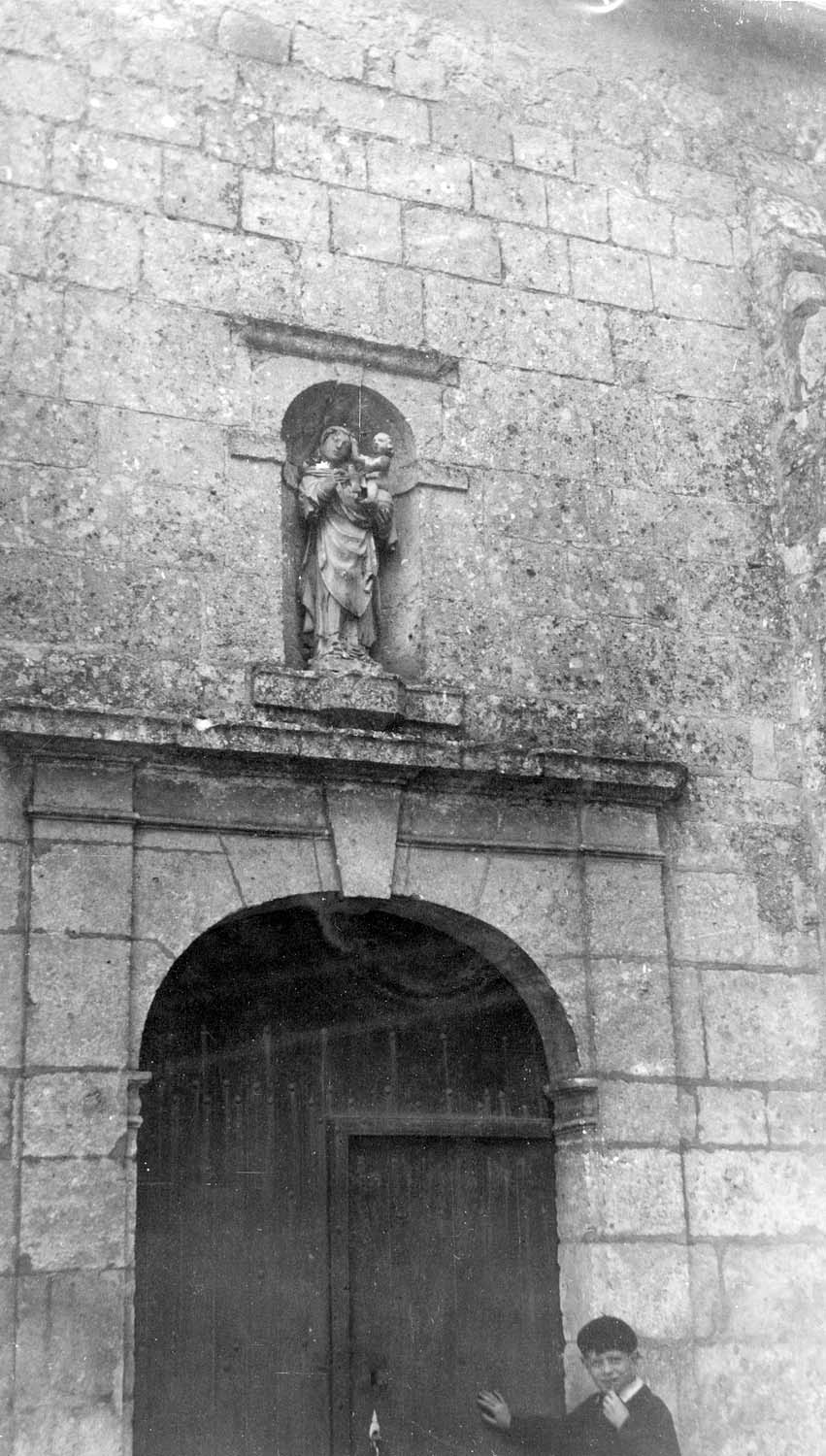 statue : Vierge à l'enfant, vue générale