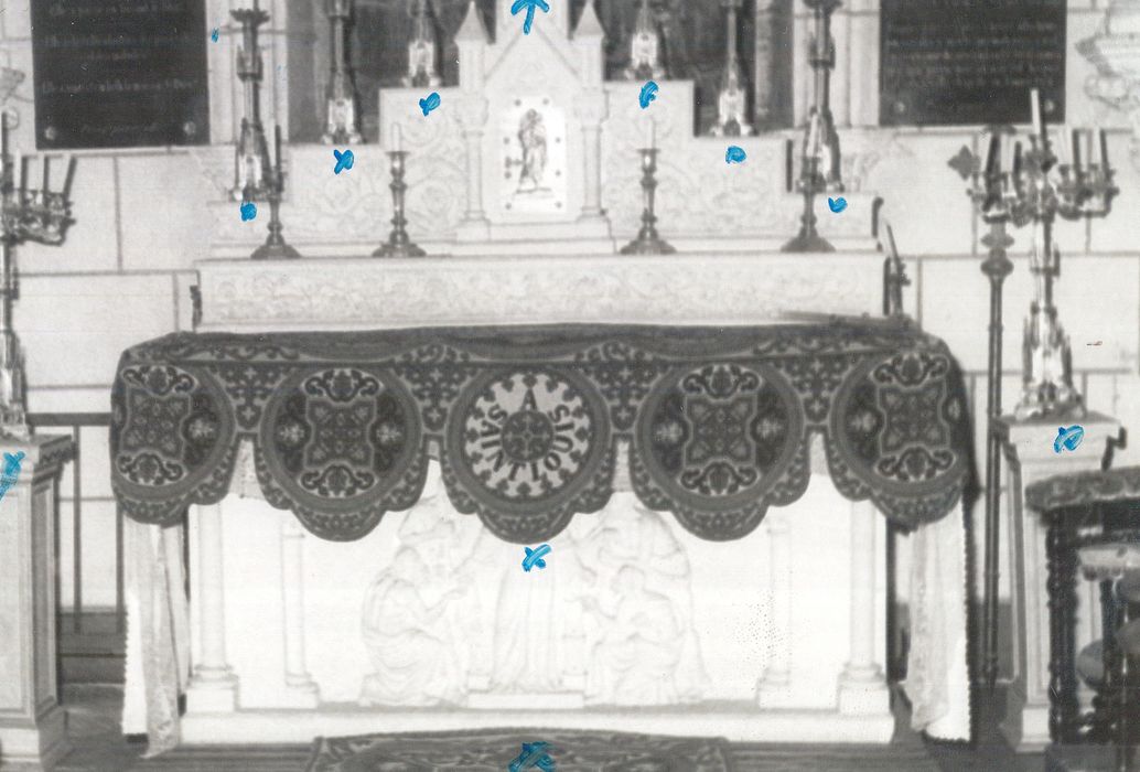 Garniture d'autel (croix et six chandeliers) - © Ministère de la Culture (France), Médiathèque du patrimoine et de la photographie, diffusion RMN-GP