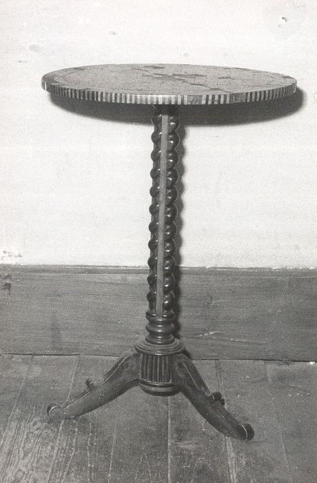 Guéridon circulaire sur pied torse, plateau marqueterie à damier - © Ministère de la Culture (France), Médiathèque du patrimoine et de la photographie, diffusion RMN-GP