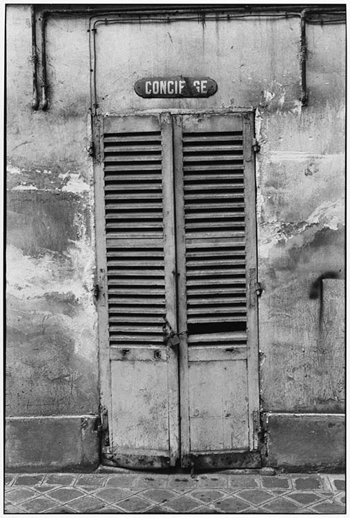 25 rue de l'Annonciation, Paris 16e arrondissement, 1980 ; [Concierge]