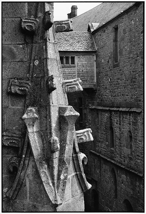 Le passage des Moines vers l'église, Le Mont-Saint-Michel (Manche), 1996