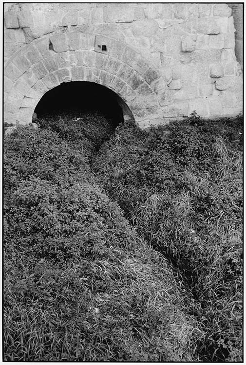 Cloaca Maxima, Rome (Italie), 1999 ; [Égout antique]