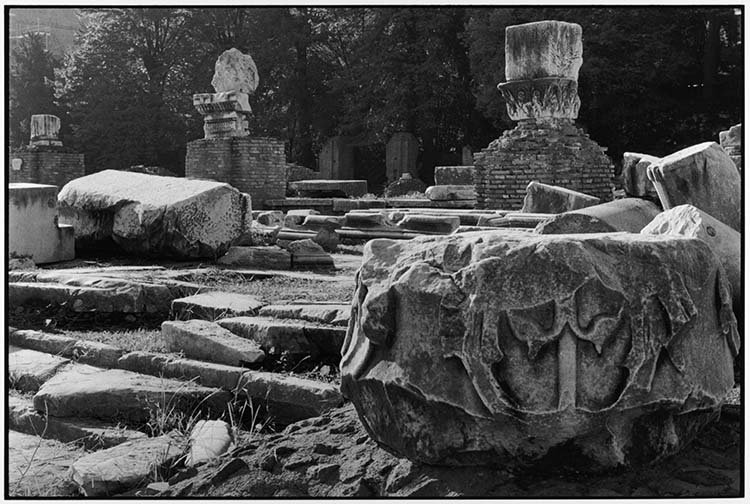 Forum romain : basilica Julia, Rome (Italie), 1999