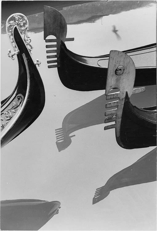 Dorsoduro : rio de Santa Maria Maggiore, Venise (Italie), 1978 ; [Gondoles]