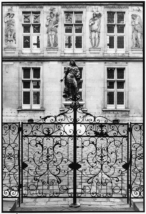 Musée Carnavalet, Louis XIV par Antoine Coysevox, Paris, 1988