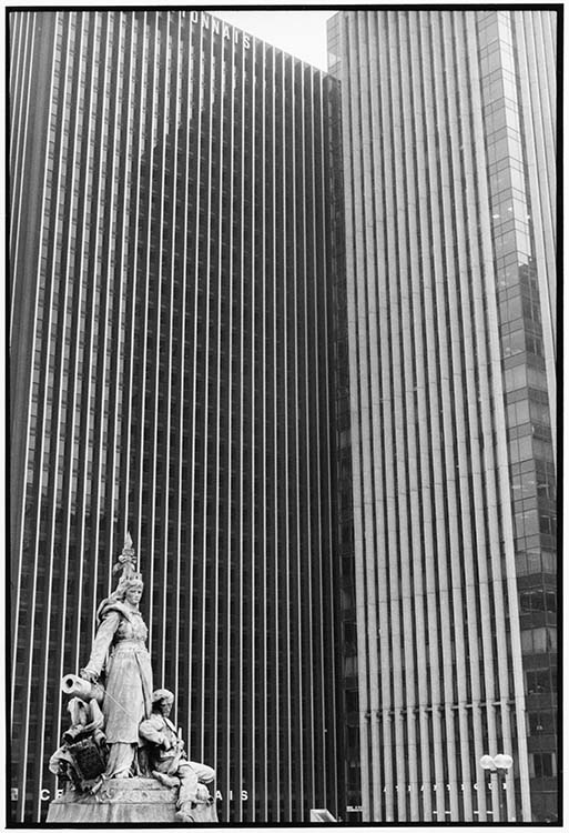 La Défense (Hauts-de-Seine), 1988 ; [Statue la Défense de Paris]