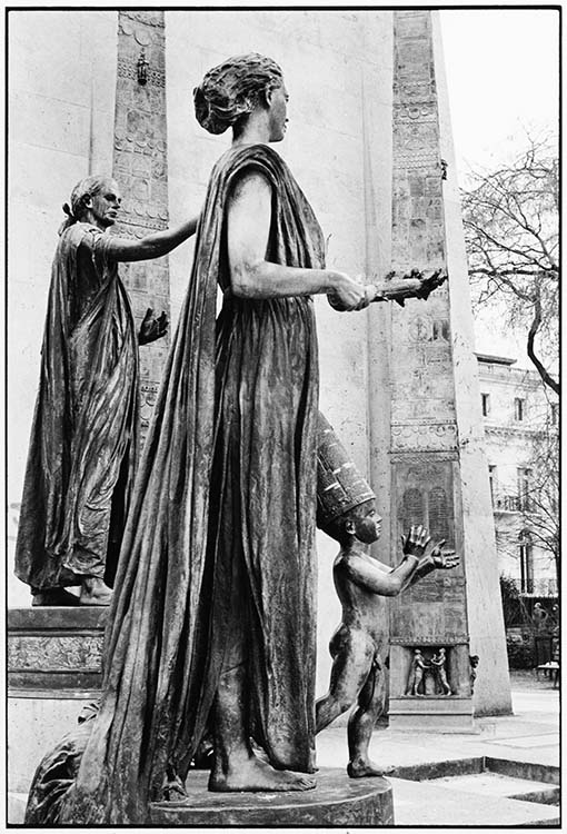 Monument aux Droits de l'Homme par Ivan Theimer, Champ-de-Mars, Paris, 1992