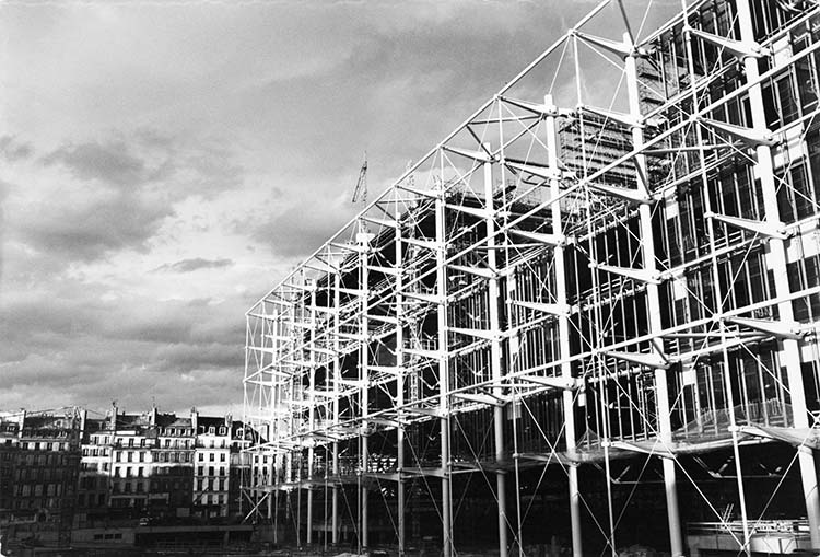 Construction du Centre Georges-Pompidou, Paris, 1975
