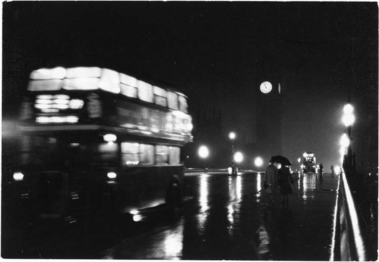 Big Ben, Londres (Angleterre), 1958 ; [Bus à impérial]