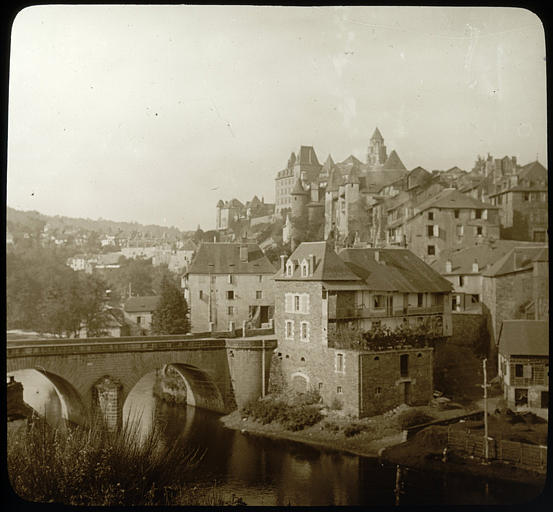 Pont sur la Vézère, ville, vue partielle