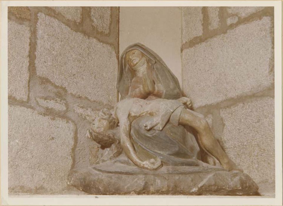 groupe sculpté (statuette) : Vierge de Pitié