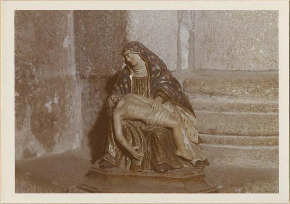 groupe sculpté (statuette) : Vierge de Pitié