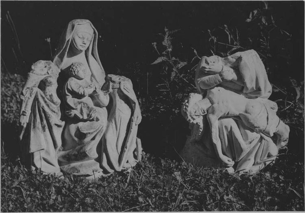 groupes sculptés (statuettes) : Vierge de Pitié et Mariage mystique de sainte Catherine d'Alexandrie