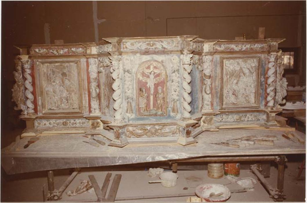 ensemble du maître-autel (autel, 2 gradins, tabernacle, exposition), restauration