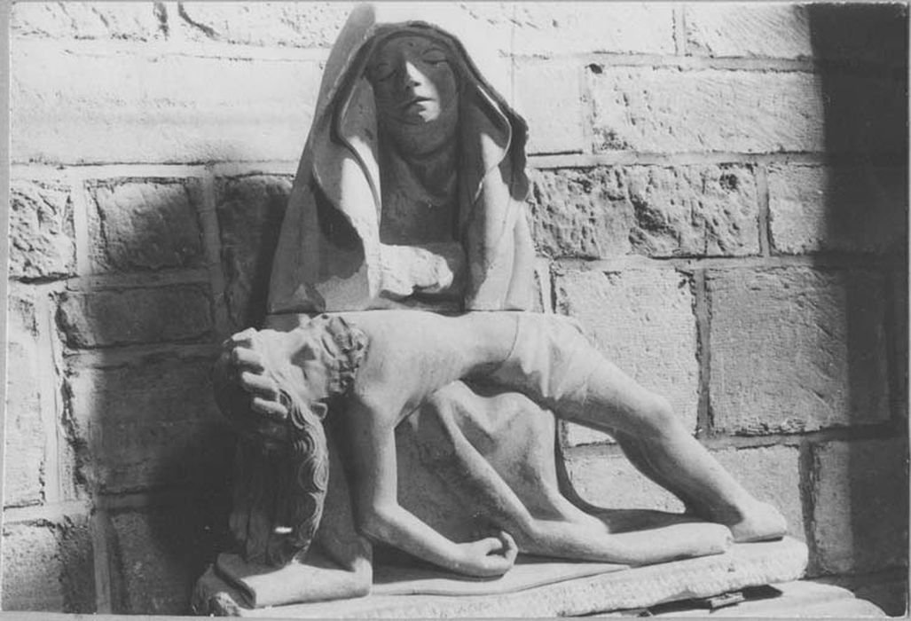groupe sculpté (statuette) : Vierge de Pitié