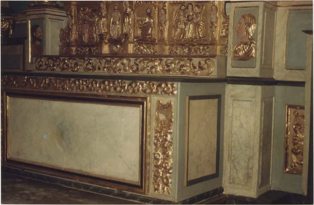 ensemble du maître-autel (autel, gradin, tabernacle, retable, 2 statues, tableau)