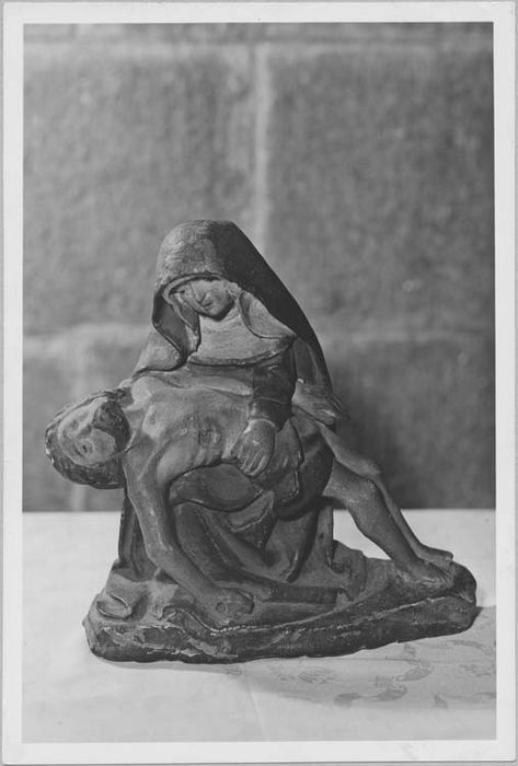 groupe sculpté : Vierge de Pitié