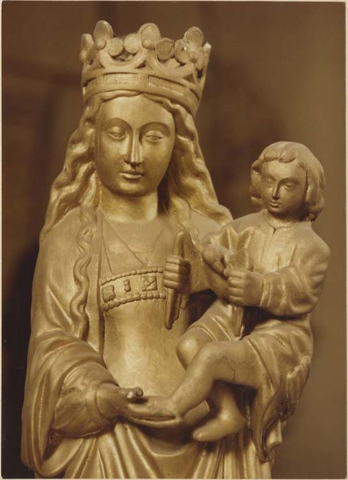 statue (petite nature) : Vierge à l'Enfant tenant une colombe