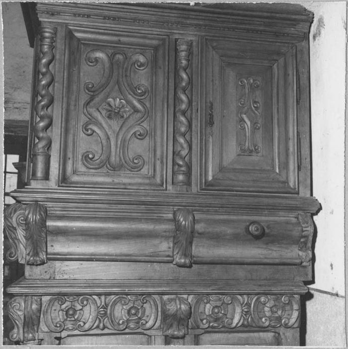 armoire de sacristie