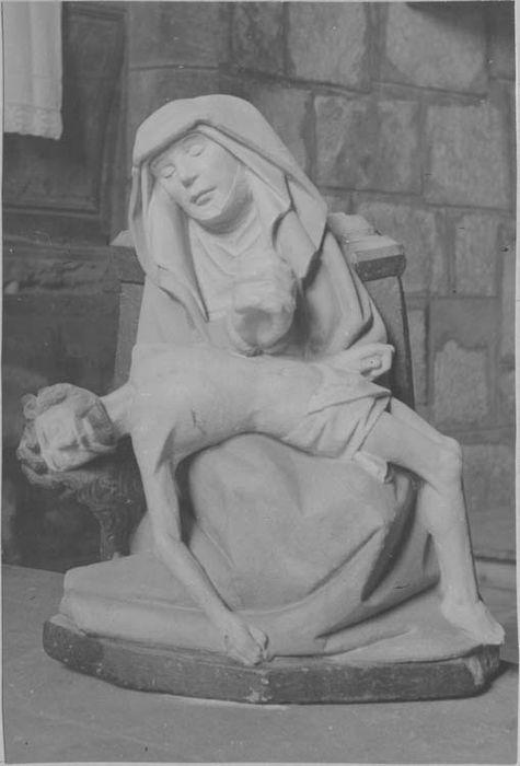 groupe sculpté (statuette) : Vierge de Pitié