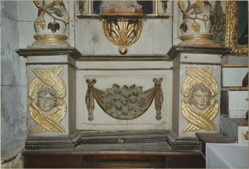 retable architecturé et ses 2 statues : saint Côme, saint Damien