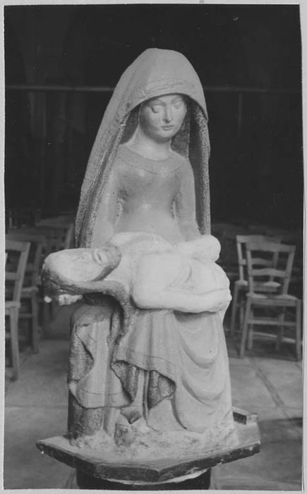 groupe sculpté (statuette) : Vierge de Pitié