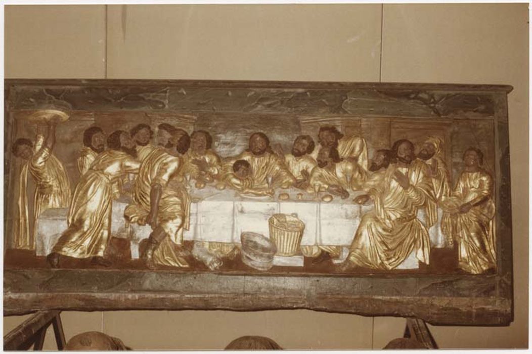 ensemble du maître-autel (autel, gradin, tabernacle, exposition, lambris de hauteur, 5 statues)