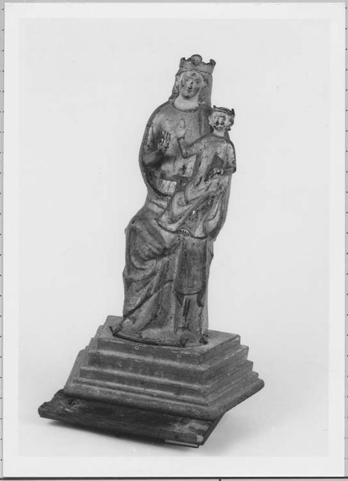 statuette : Vierge à l'Enfant assise