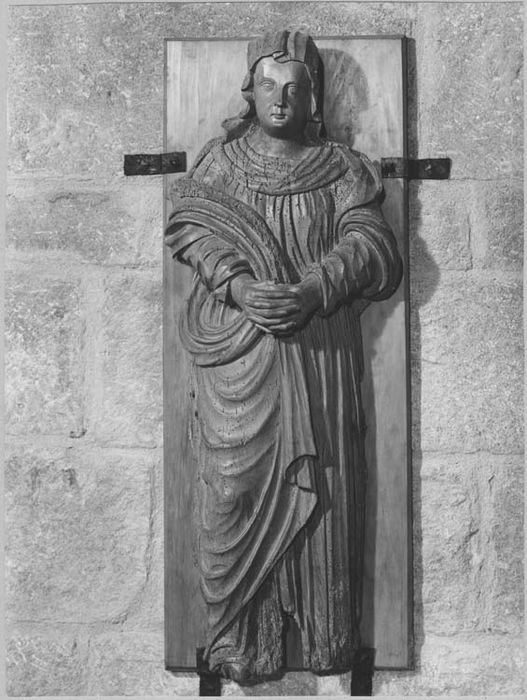 groupe sculpté (petite nature) : Calvaire, Vierge