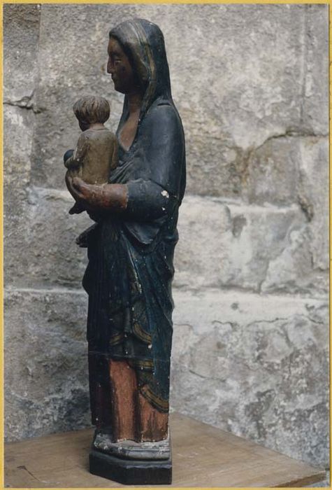 statue : Vierge à l'Enfant