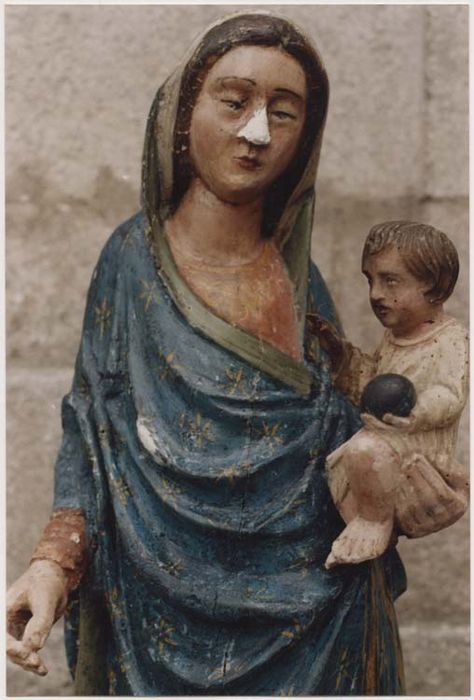 statue : Vierge à l'Enfant