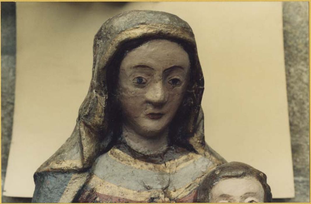 statue : Vierge à l'Enfant