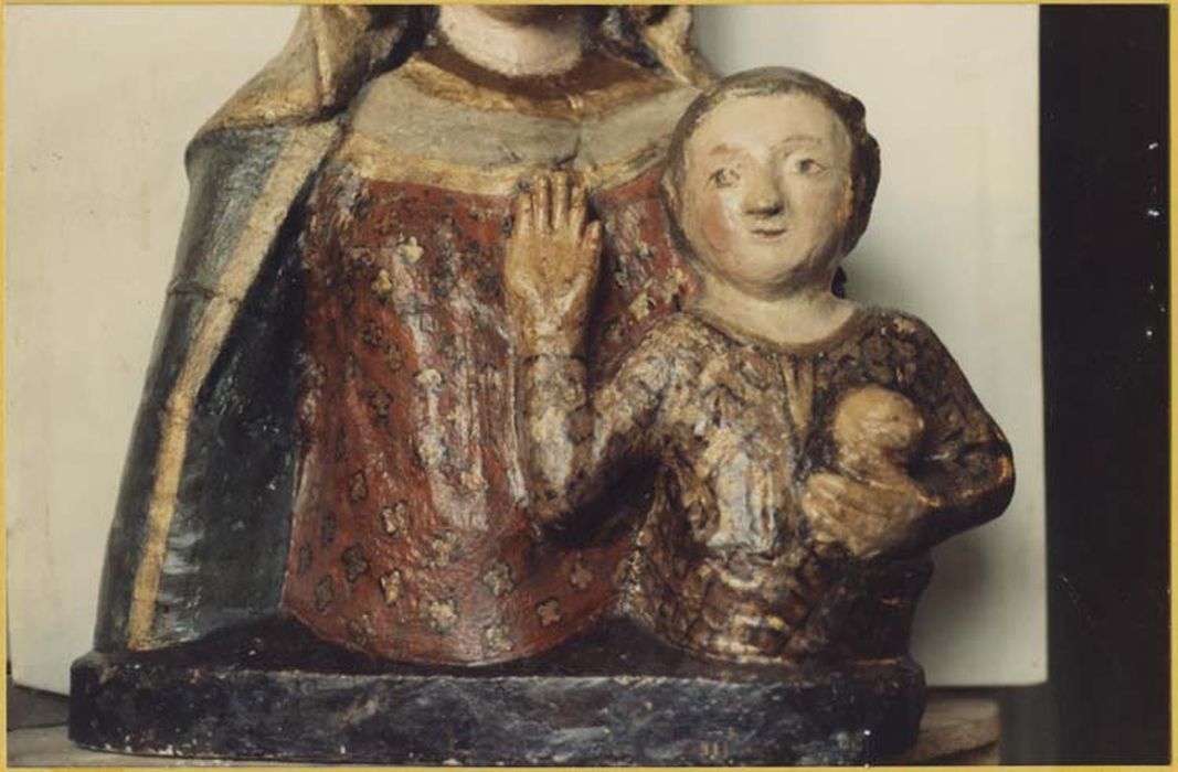 statue : Vierge à l'Enfant