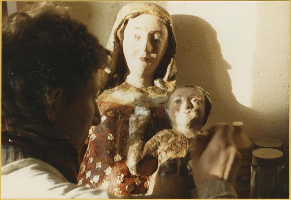 statue : Vierge à l'Enfant