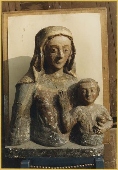 statue : Vierge à l'Enfant