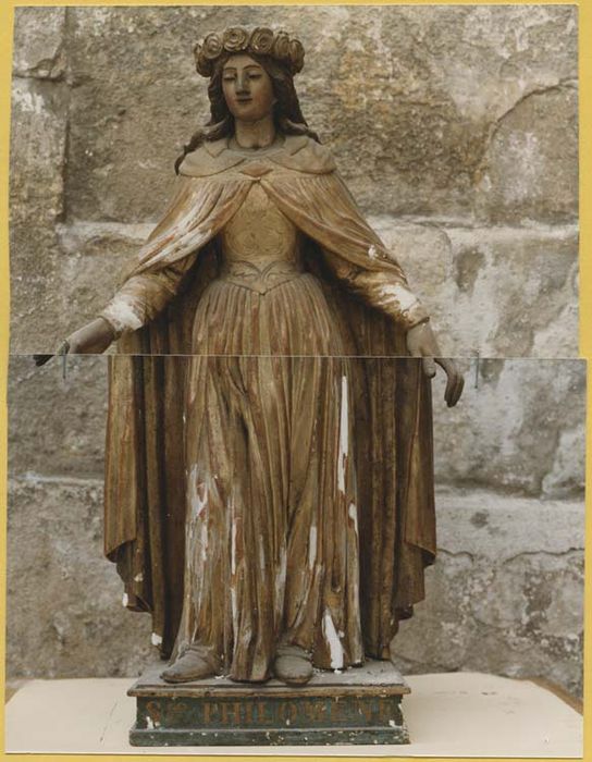 statue : sainte Philomène