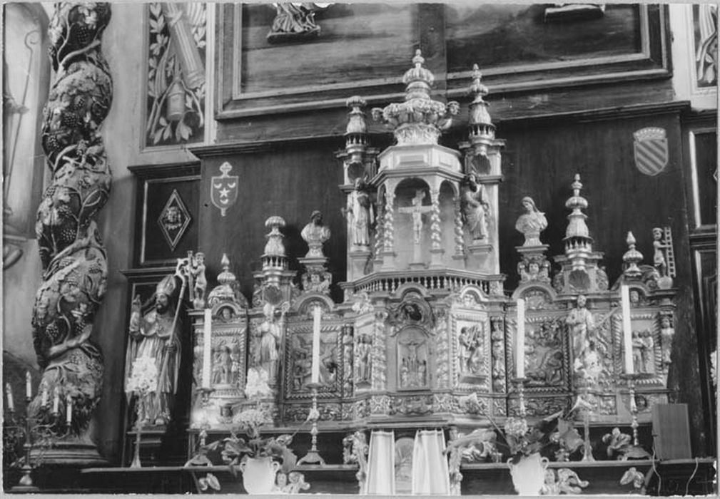 ensemble du maître-autel (autel, 2 gradins, 2 tabernacles, exposition, retable)