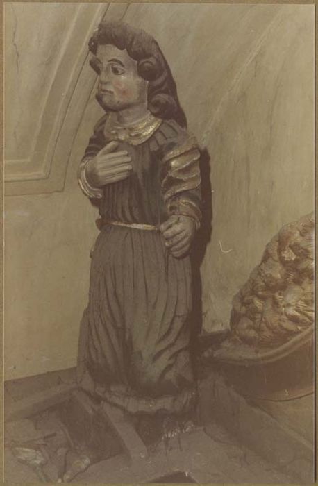 autel, gradin, tabernacle, exposition, retable, tableau : Calvaire, 2 statues : saint Christophe, saint Jacques le Majeur